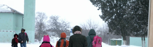 Несколько школ и детсадов Молдовы закрыты из за погоды