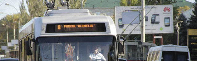 В Кишиневе сложности с троллейбусами из-за аварии