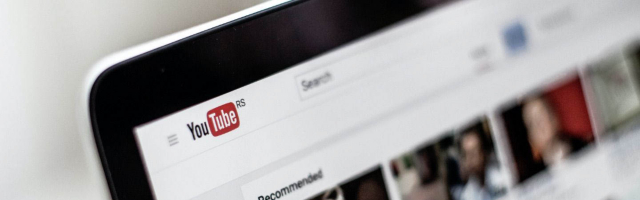 YouTube начал удалять видео с дезинформацией о вакцинах