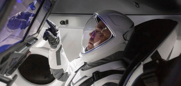 SpaceX отложила первую отправку астронавтов за 15 минут до запуска