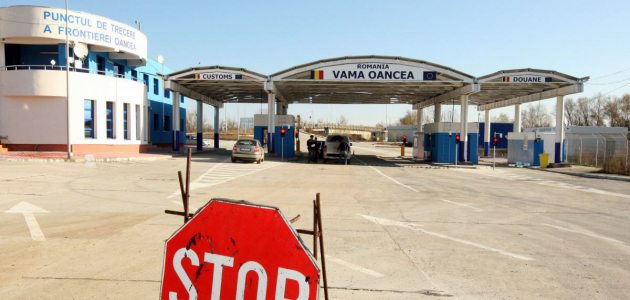 На границе Молдовы растут пробки из-за граждан отправляющихся в отпуск