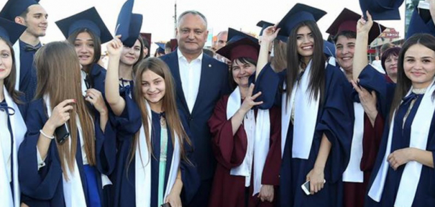 Лучшие выпускники Молдовы встретились с главой государства