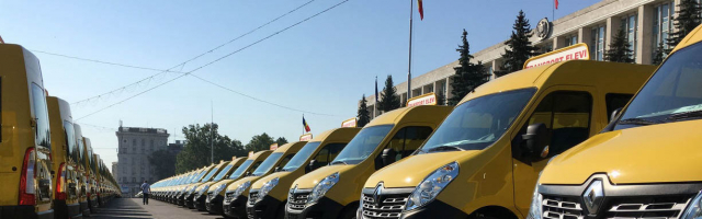 Румыния предоставила Молдове 96 школьных микроавтобусов