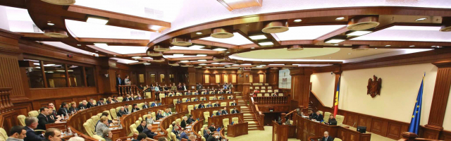 Молдавские депутаты собираются в заслуженный отпуск