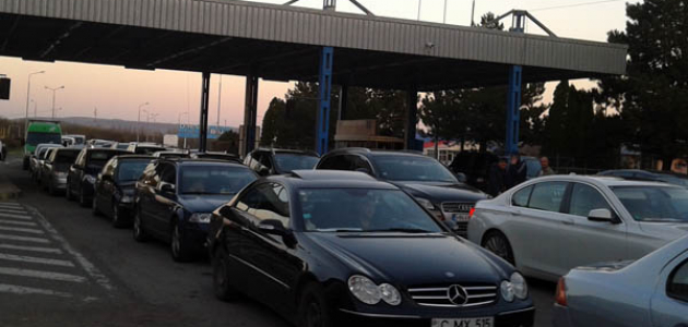 Zeci de cetățeni și mașini străine au primit refuz de intrare în Republica Moldova
