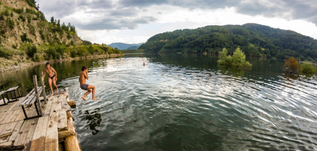 Специалисты запретили купаться во многих озерах столицы