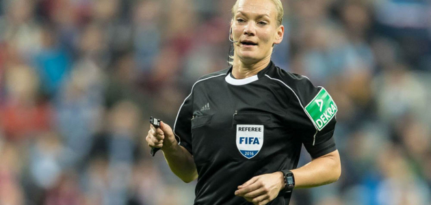 Prima femeie arbitru din Bundesliga, apreciată pentru prestația din meciul de debut