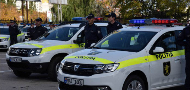 Молдавские полицейские получили оснащение и автомобили