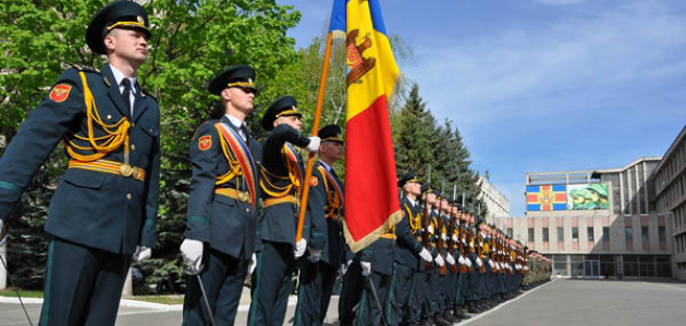 Militarii Armatei Naţionale vor defila la parada militară de la Bucureşti