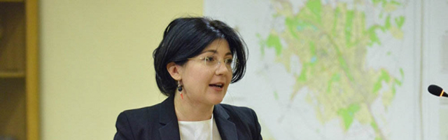 Silvia Radu vrea să recupereze banii pierduţi pe bradul din Ucraina