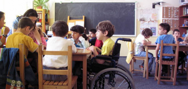 Mai mulți elevi cu dizabilități vor avea acces mai ușor la educație