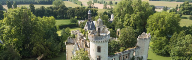 Часть средневекового замка можно купить за €50