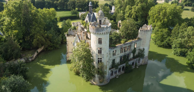 Часть средневекового замка можно купить за €50