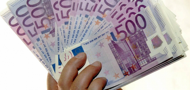 Клиент в валютной кассе по ошибке получил 5 000 евро