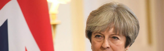 Мэй сохранила пост премьер-министра после скандала с Brexit