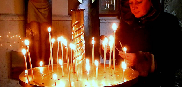 Creștinii ortodocși îi sărbătoresc astăzi pe Sfinții Trei Ierarhi