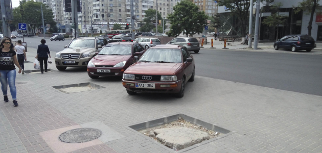Новые положения о стоянке на тротуарах в Молдове