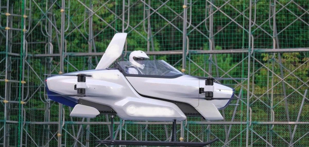 В Японии на полигоне Toyota прошел тест-драйв летающий автомобиль