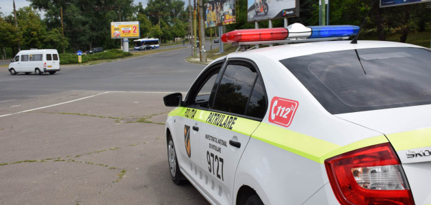 В Бельцах водитель и пассажиры напали на патрульных инспекторов