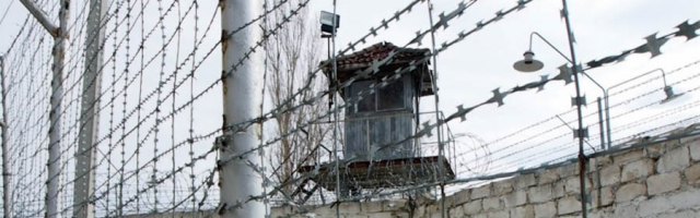 С утра в молдавских тюрьмах обыски