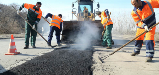 Примария начала ремонт подъездных дорог к пригородам столицы