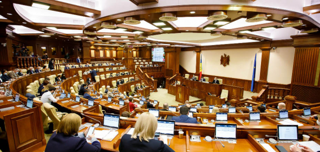 Молдавские депутаты собрались на пленарное заседание