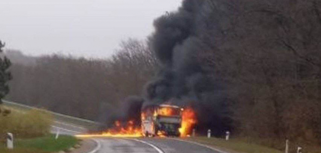 В Страшенах по дороге в Кишинёв загорелся автобус