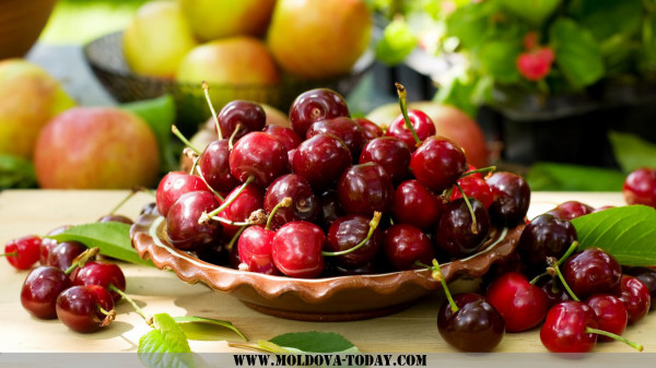 cherry-berries-sweet-fresh-5635