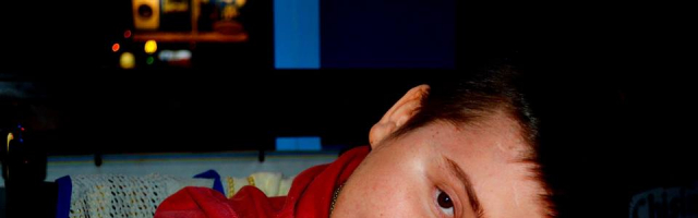 Больному синдромом Дюшенна 19-летнему Алексу нужна помощь