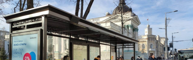 На столичных остановках станет уютней