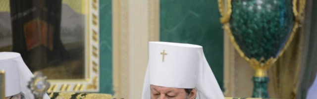 Священники- перебежчики отстранены от слубы