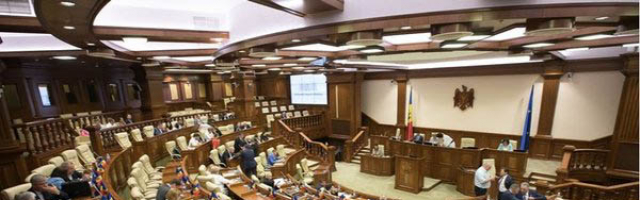 Гражданам аплодисменты а чиновникам надбавки